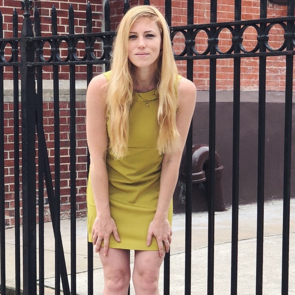 Hi, I'm Allison and I love vintage shtuff - Picture 5 of 5